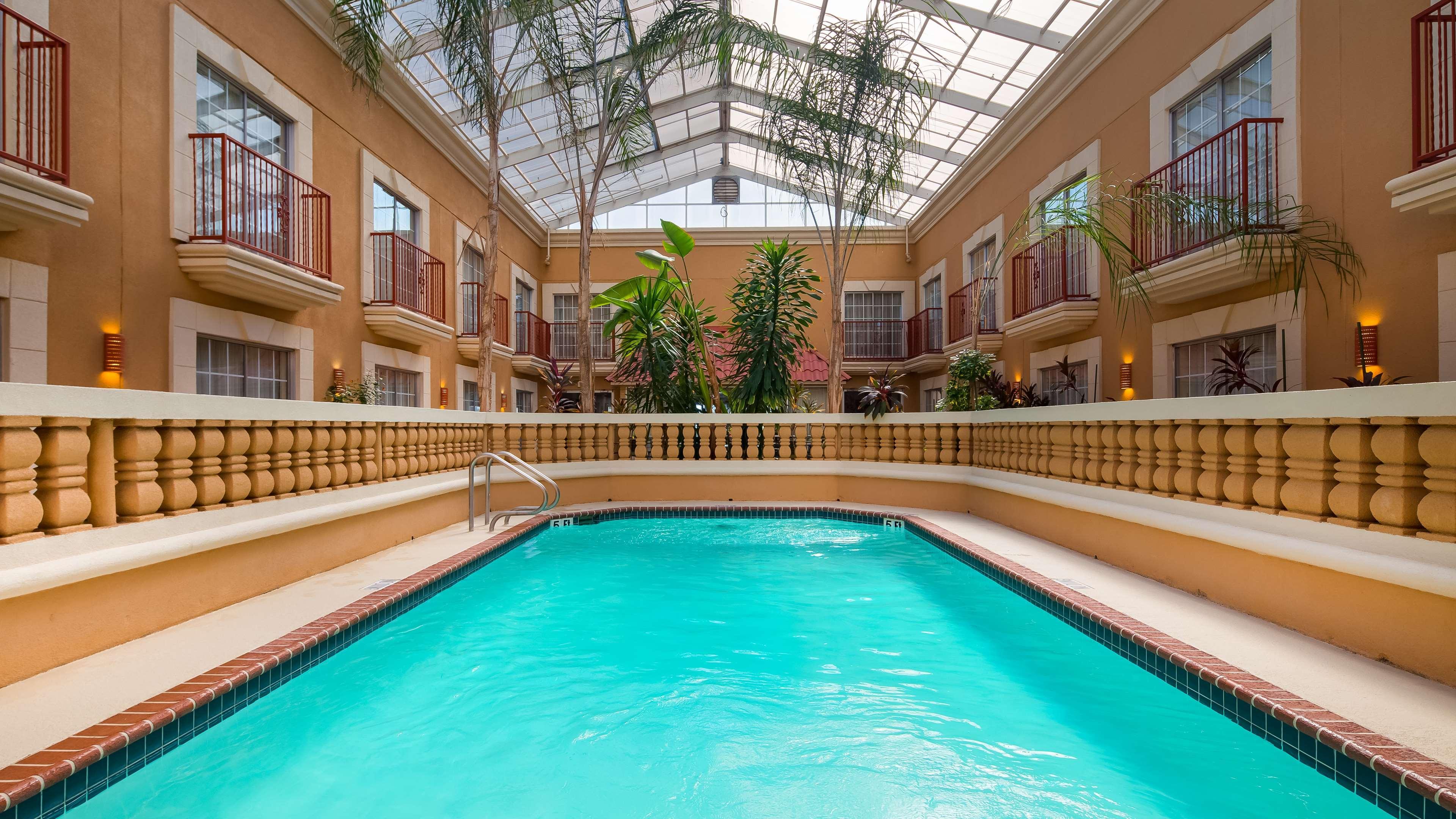 Best Western Plus Atrium Inn Schertz Bagian luar foto